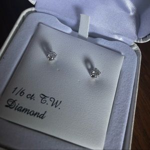 1/6 ct. Diamond Earrings